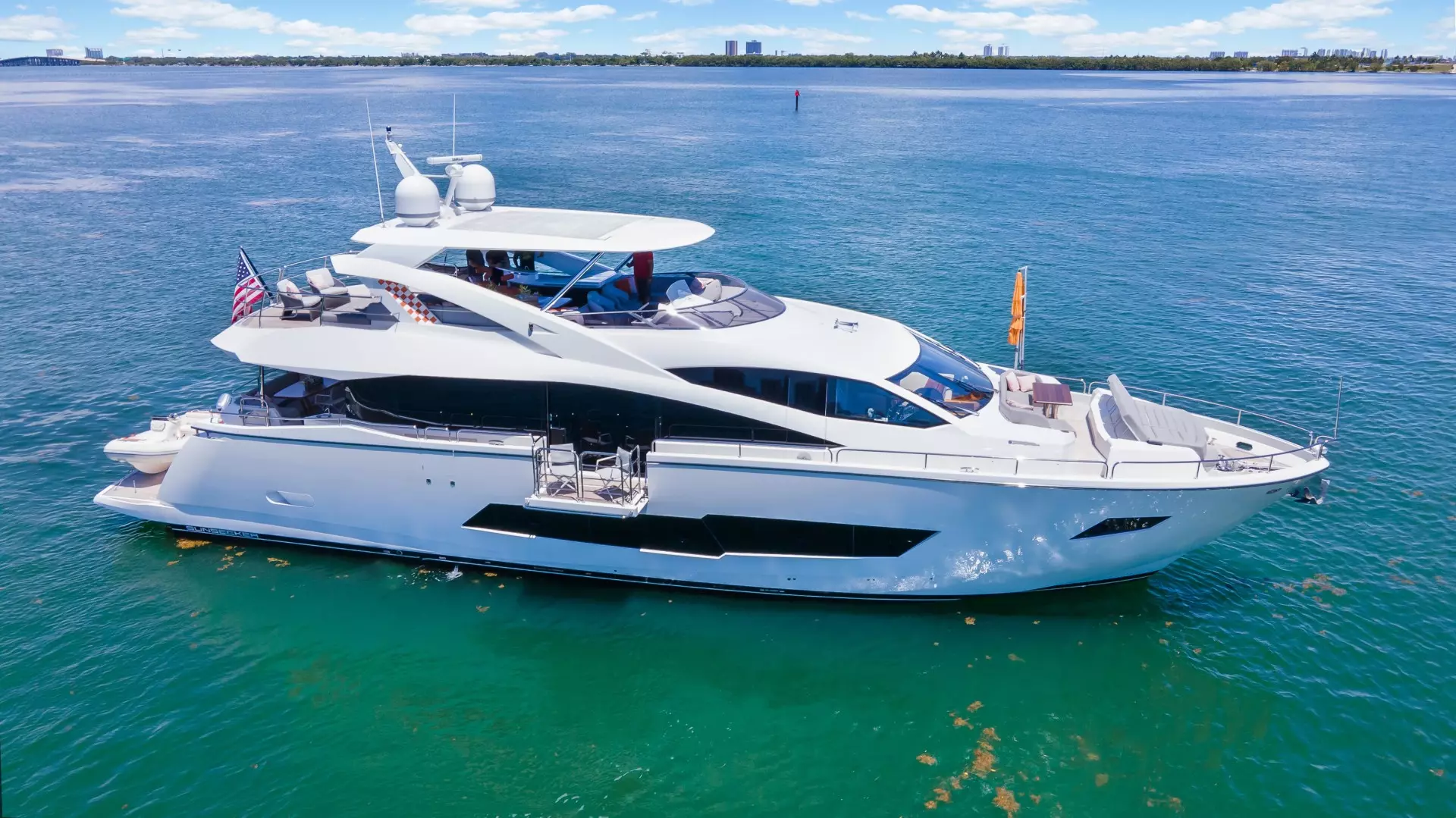 2018 86' Sunseeker photo