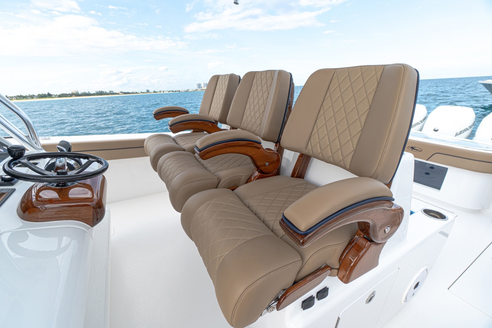 Valhalla 41 - Helm Seating