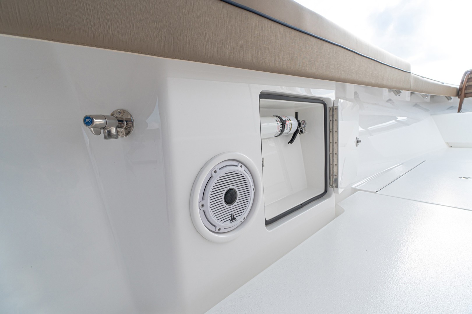 Valhalla 41 - Gunwale Speaker