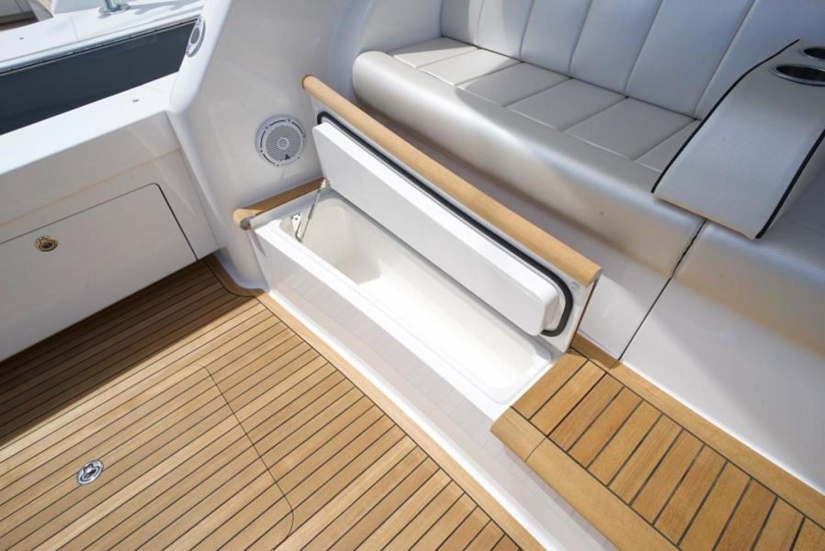 Viking 58 - Cockpit