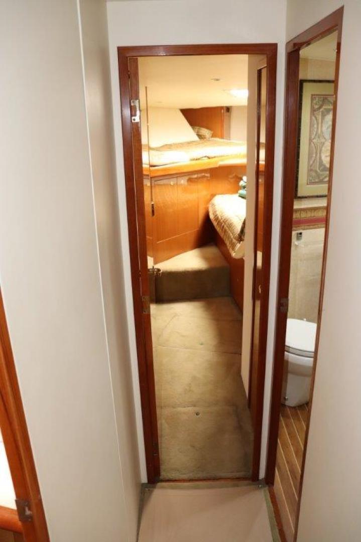 Viking 55 - Jezebel - Hallway