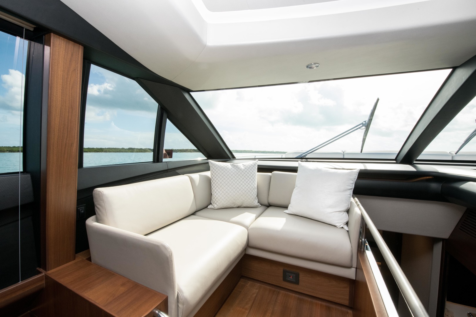 Helm Seating