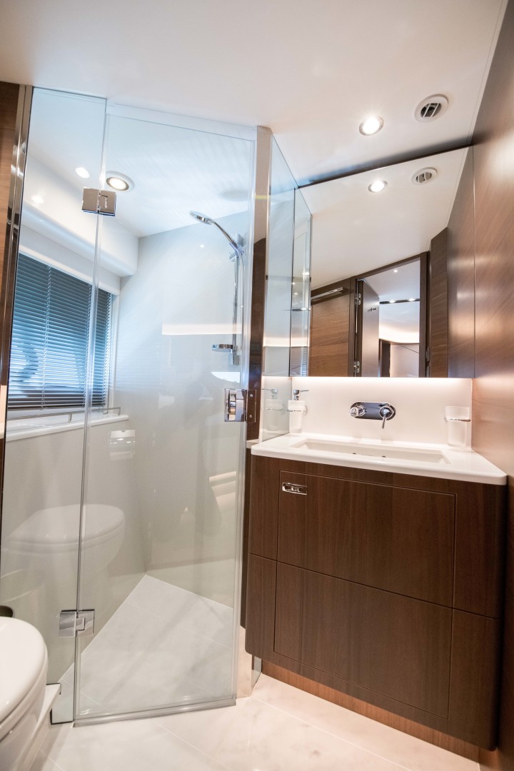 Forward ensuite Head