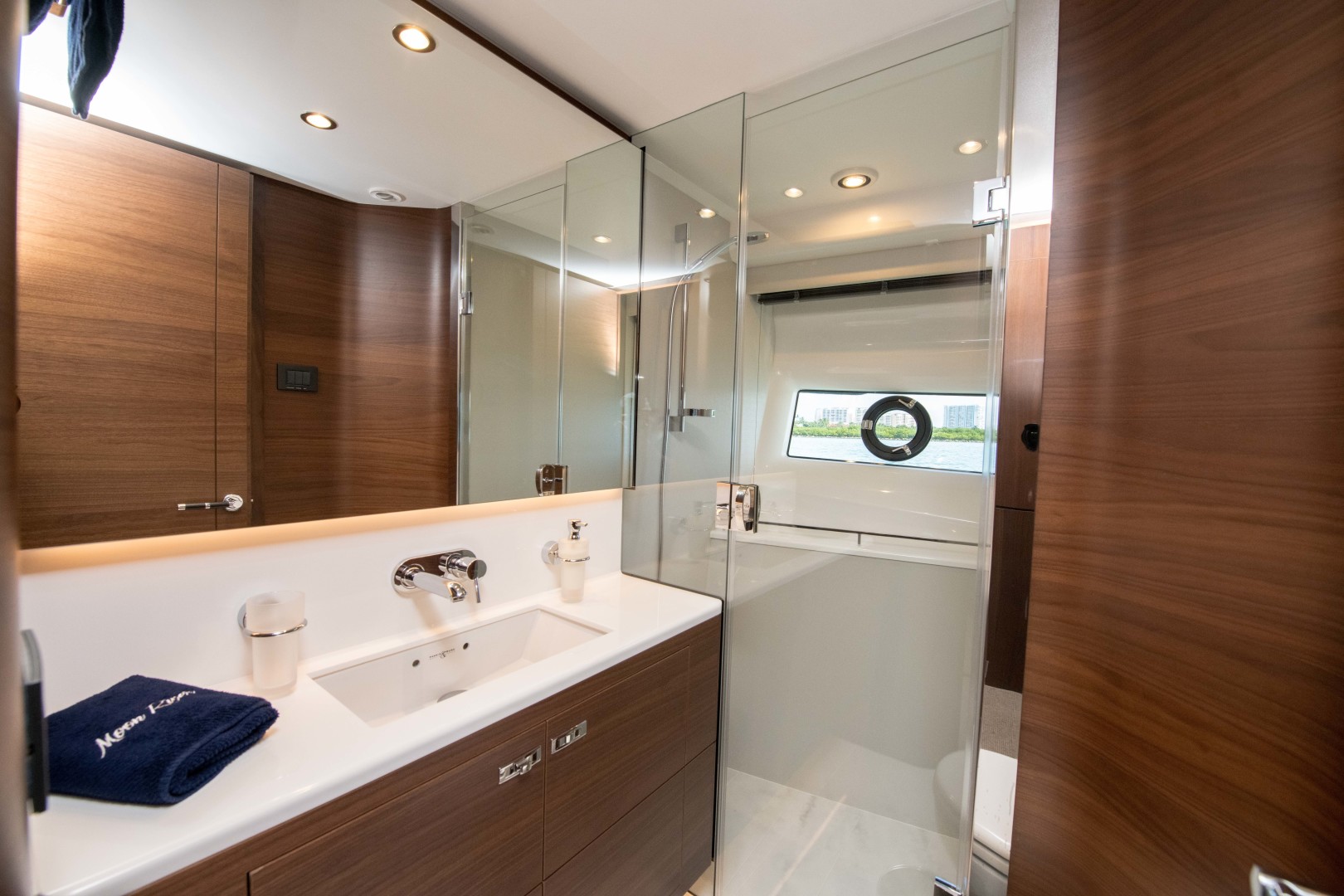 Forward ensuite Head