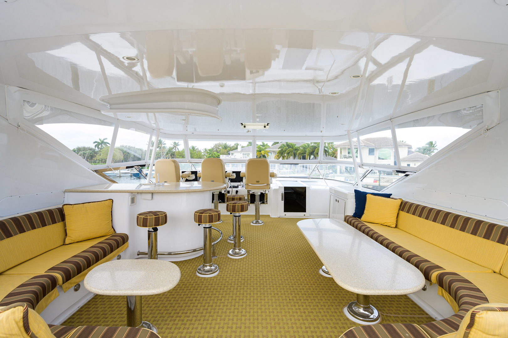 80_hatteras_lady_ann_flybridge_25