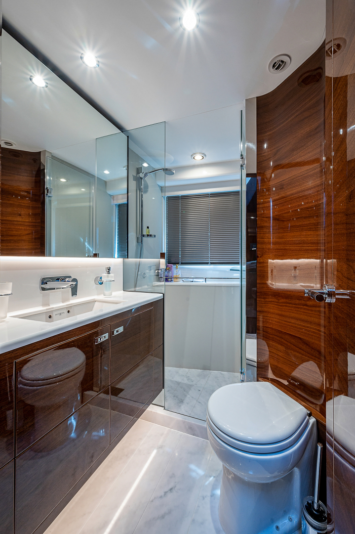 Starboard Guest Stateroom Head