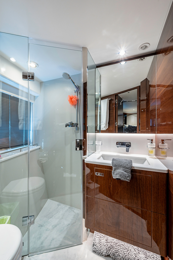 Forward Guest Stateroom Head