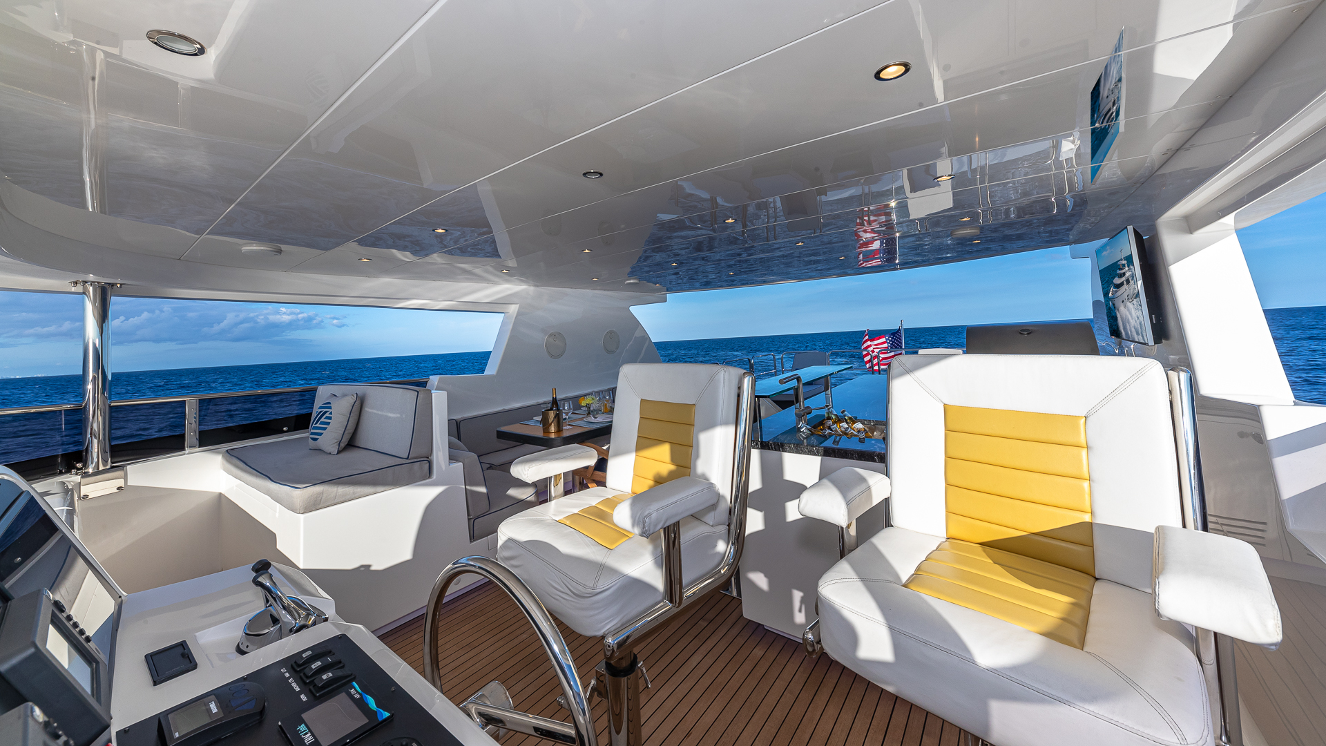 Bridge Helm Seating