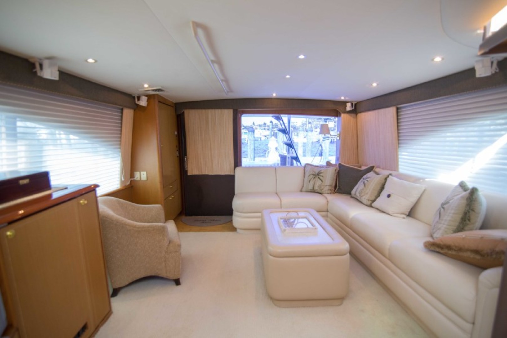 Ocean 57 - Cash Flow - Salon