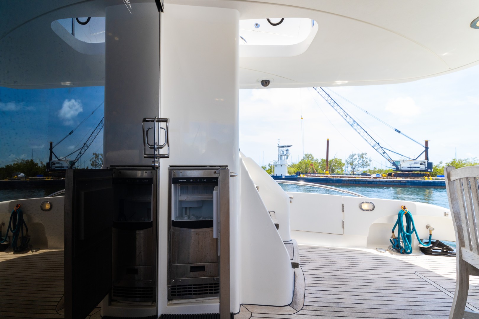 Lazzara 84 - La Balsita - Aft Deck