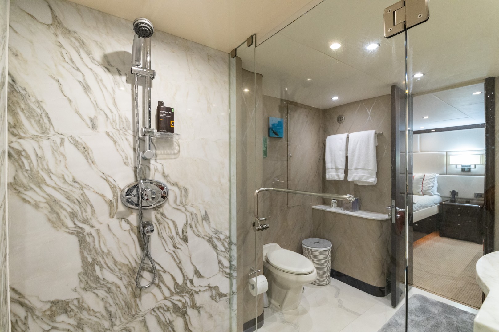 Lazzara 84 - La Balsita - Master Stateroom Head