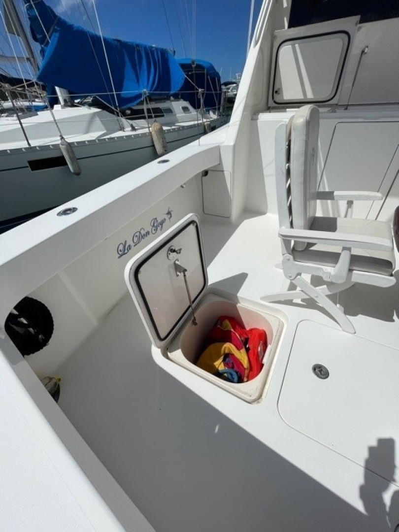 Viking 48 - La Don Goyo - Cockpit