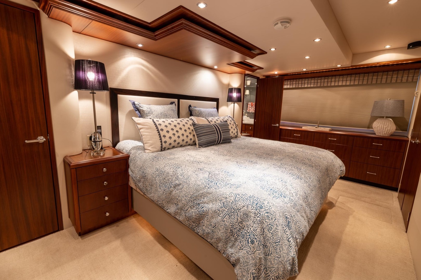 Hatteras 72 - Taz - Master Stateroom