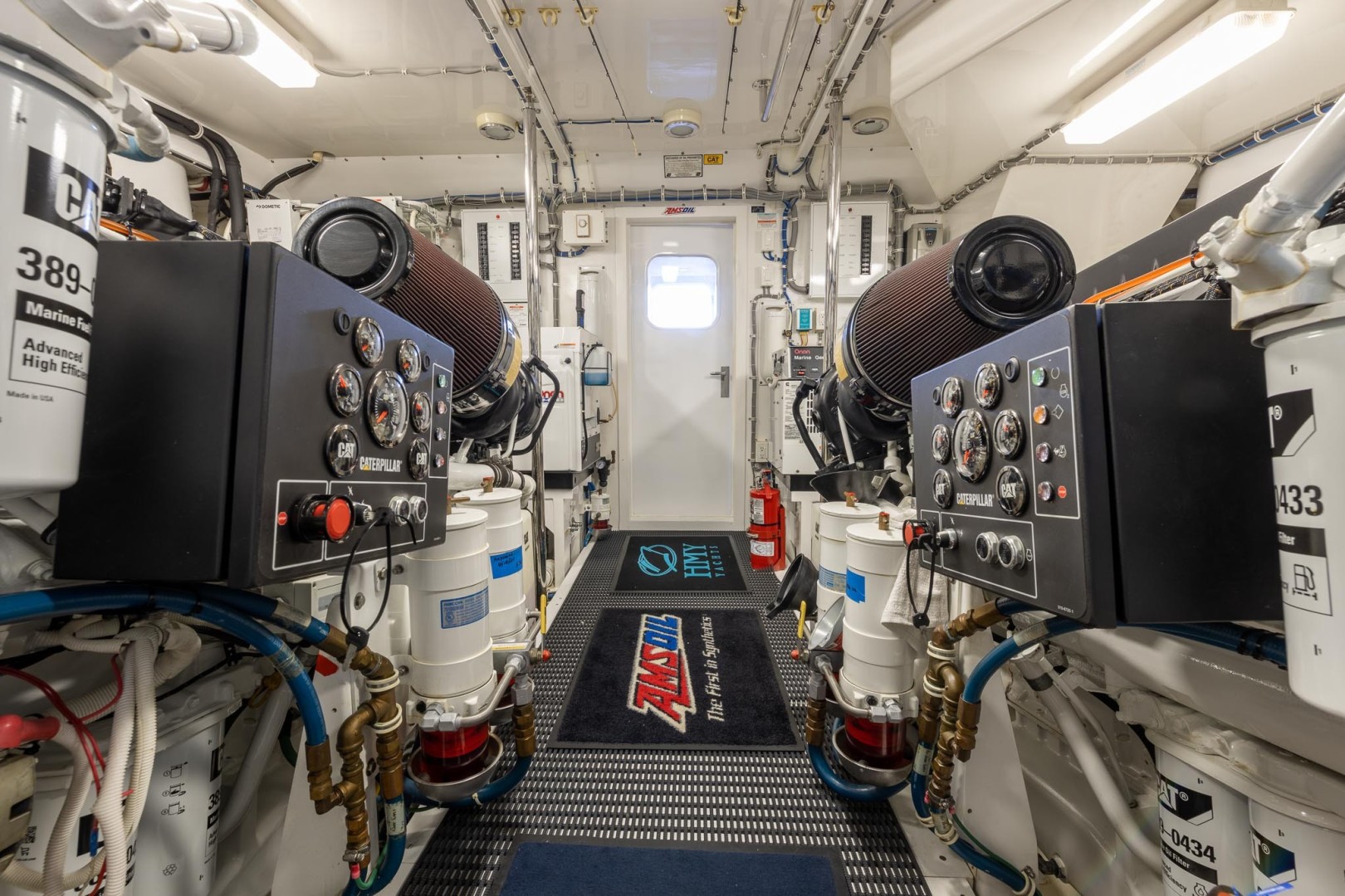 Hatteras 72 - Taz - Engine Room