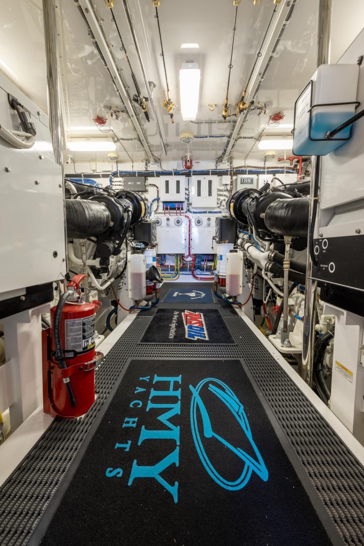 Hatteras 72 - Taz - Engine Room