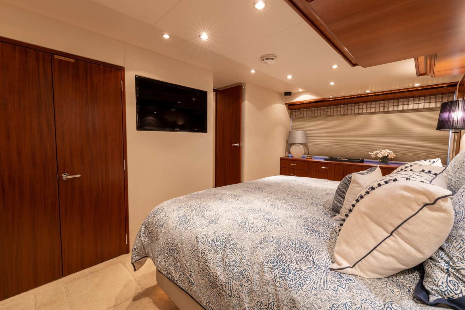 Hatteras 72 - Taz - Master Stateroom