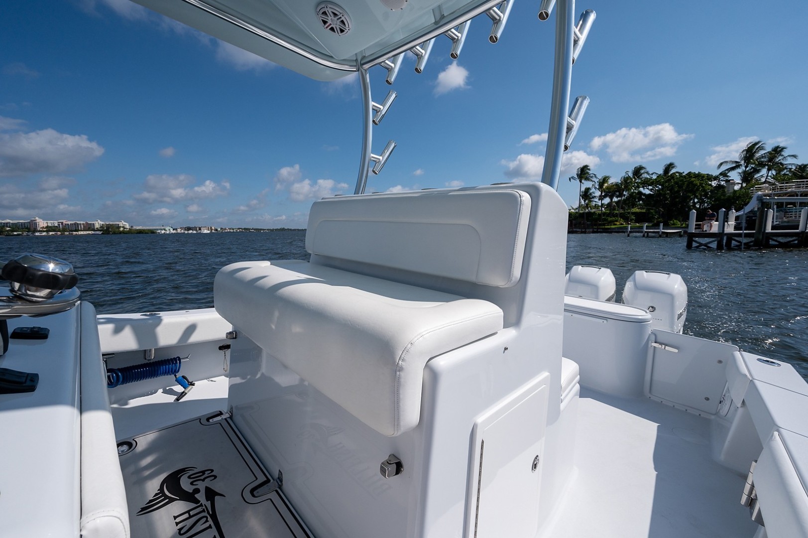 Billfish 39 - Big Shot - Helm Seating
