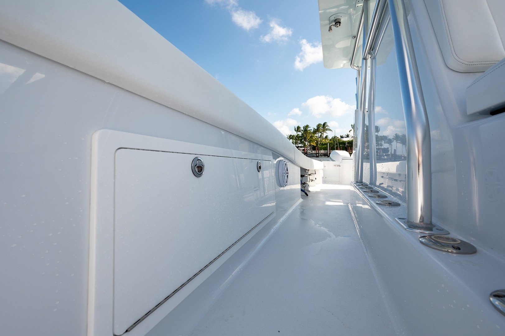 Billfish 39 - Big Shot - passageway