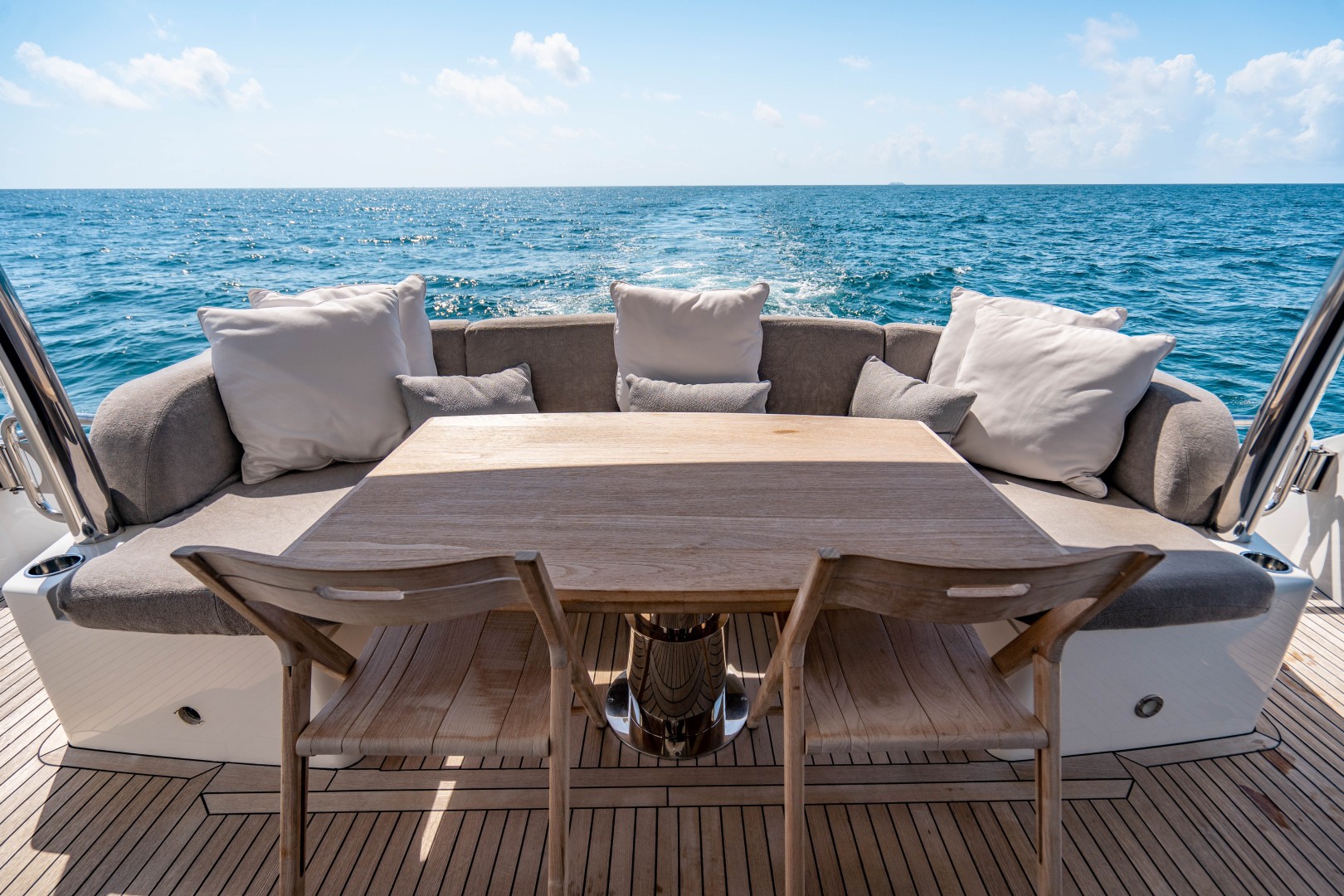 Sunseeker 75 - Vov - Aft Deck