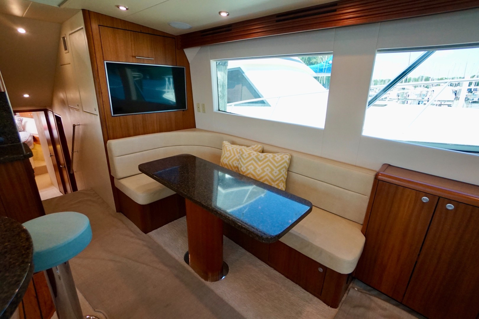 Hatteras 54 - Get Serious - Dinette