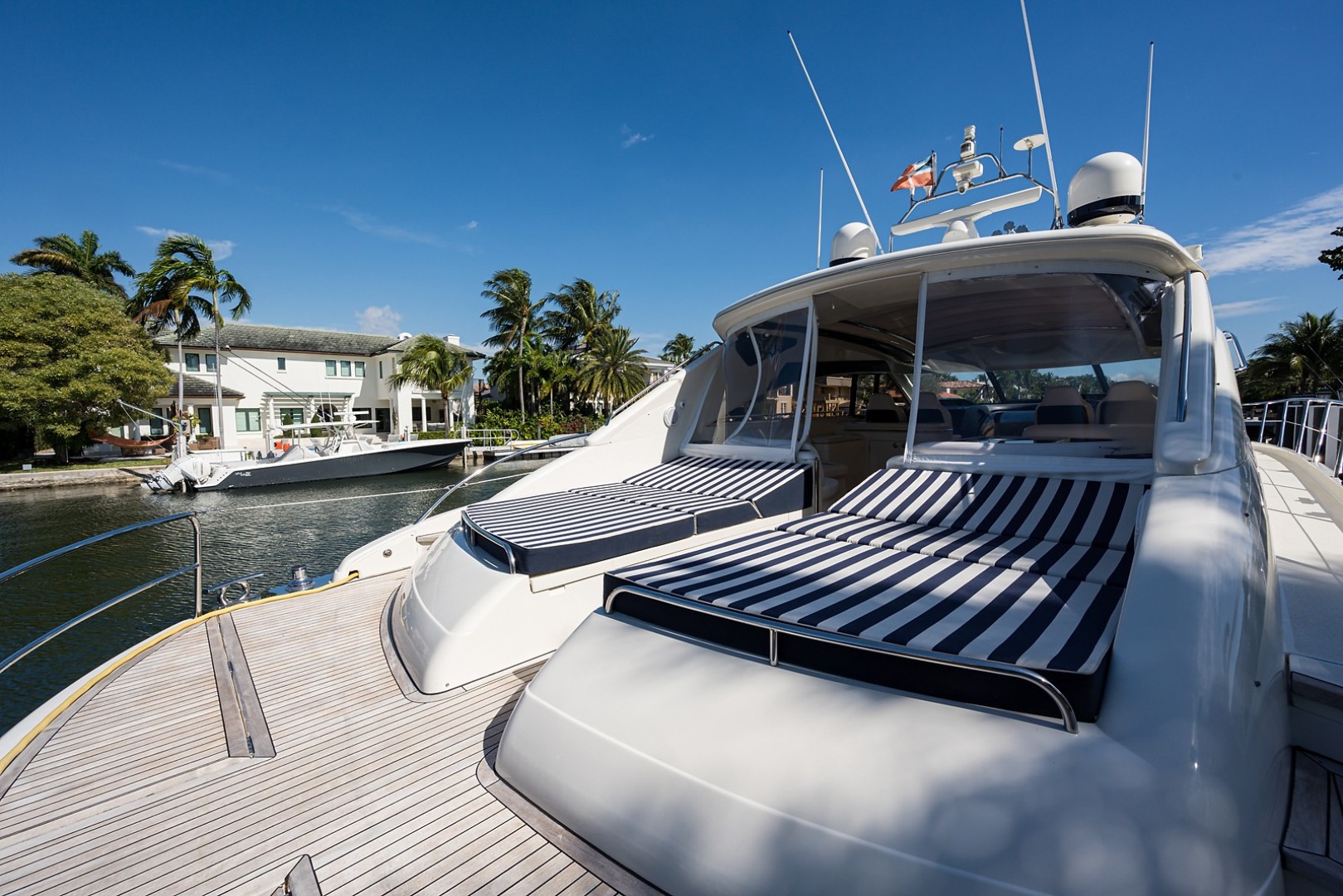 Princess Viking Sport Crusier 65 - Small Change - Aft Deck