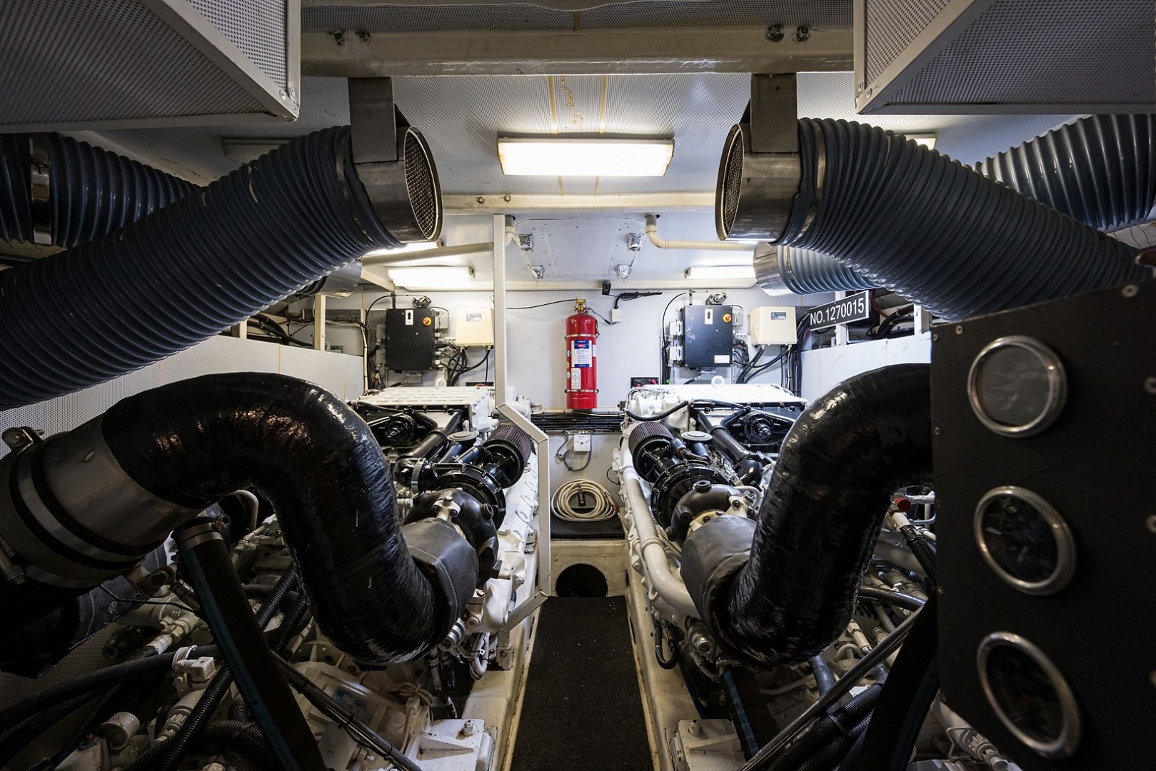 Princess Viking Sport Crusier 65 - Small Change - Engine Room