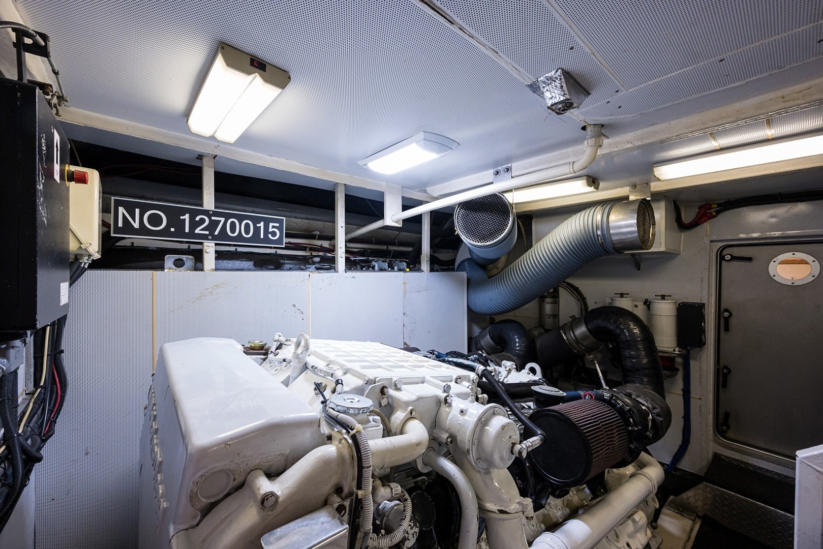 Princess Viking Sport Crusier 65 - Small Change - Engine Room