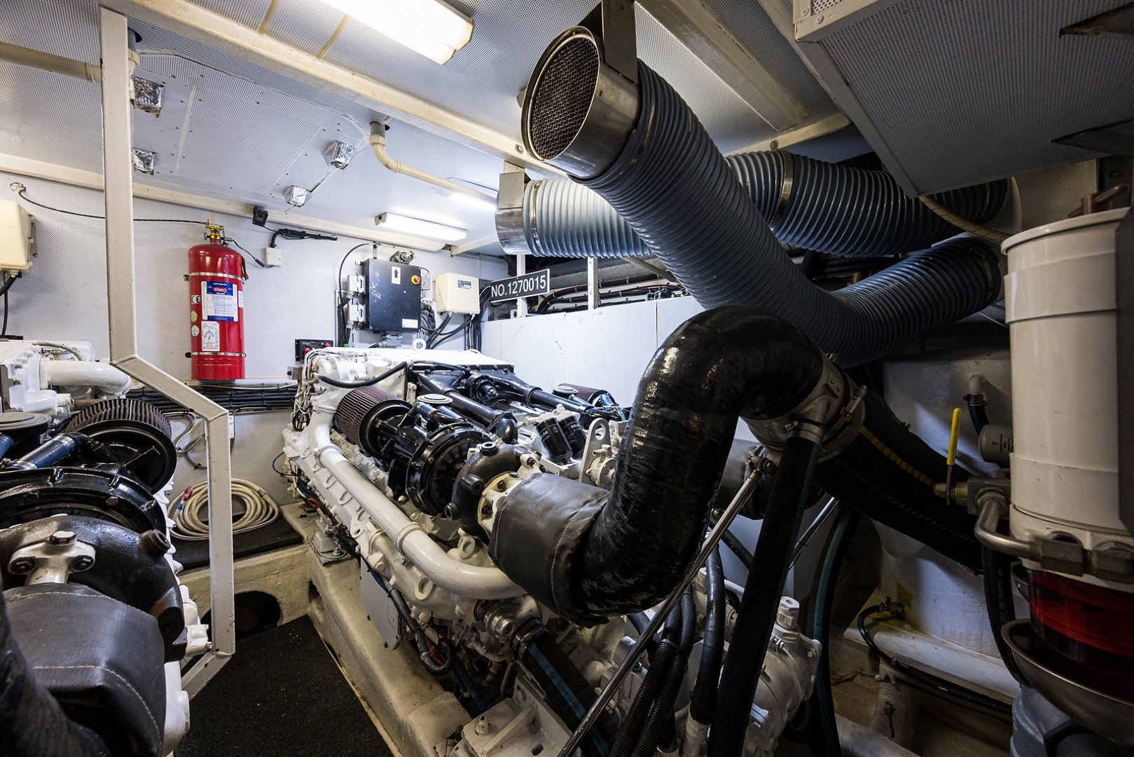 Princess Viking Sport Crusier 65 - Small Change - Engine Room
