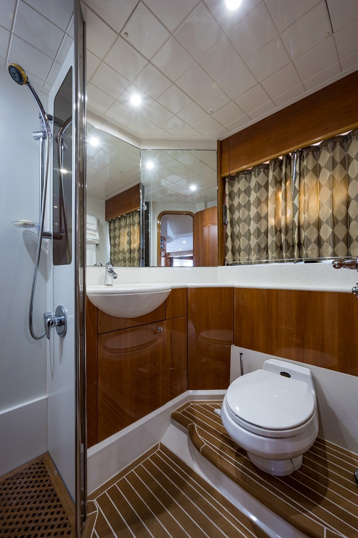 Princess Viking Sport Crusier 65 - Small Change - Master Head