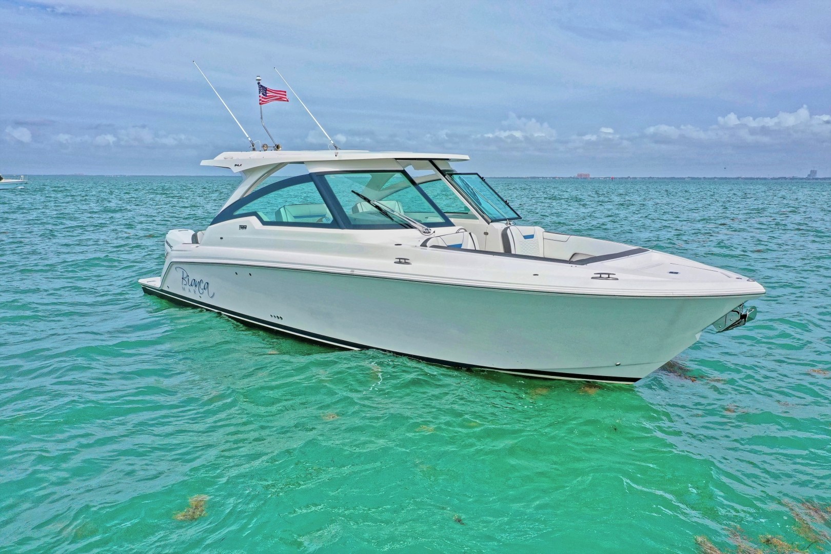 Tiara Yachts 34 - Exterior Profile
