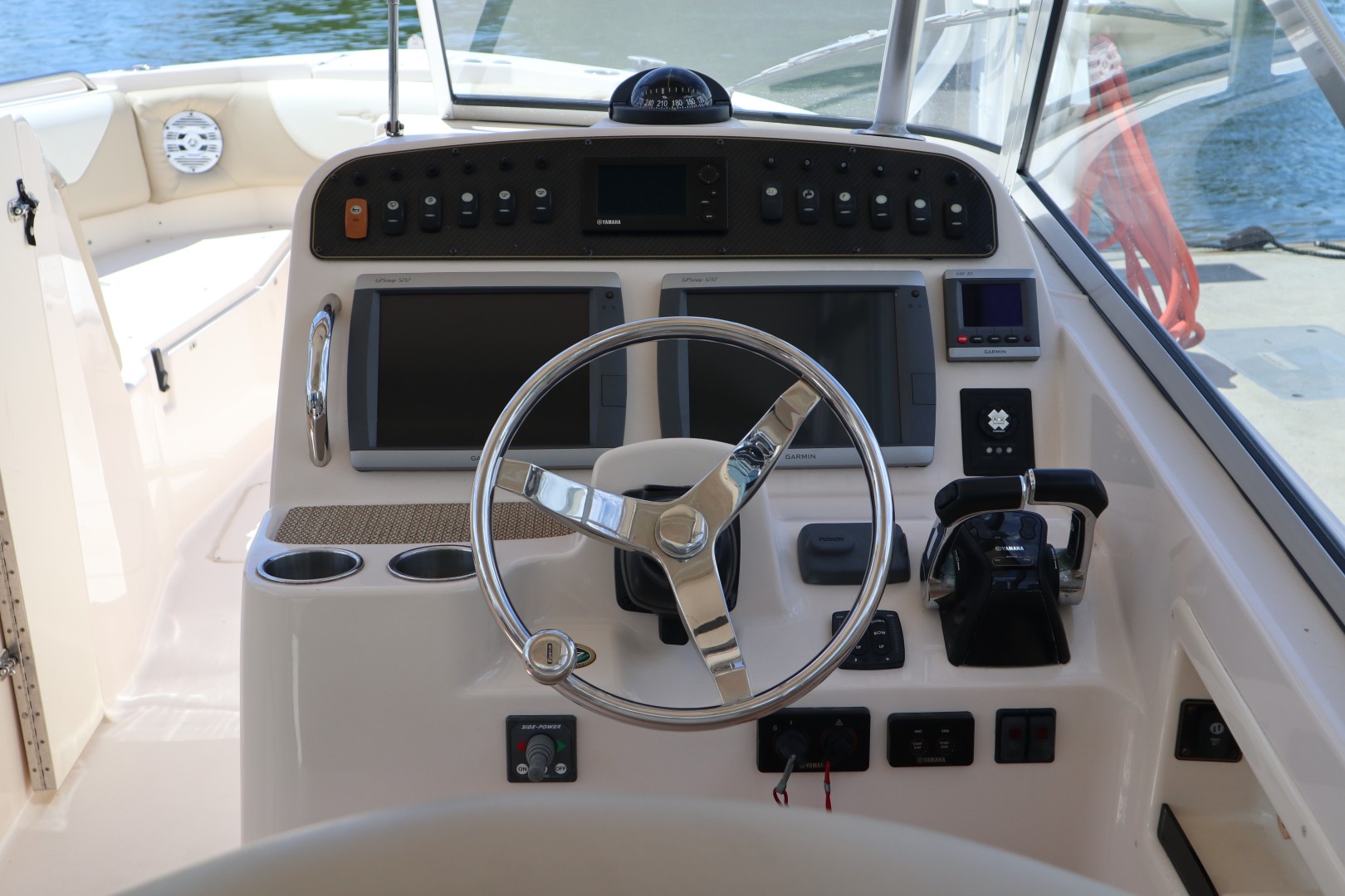 Grady-White 30 Sea Number - Helm Station