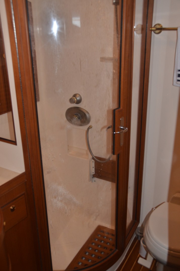 Marlow 53 - Forward Stateroom