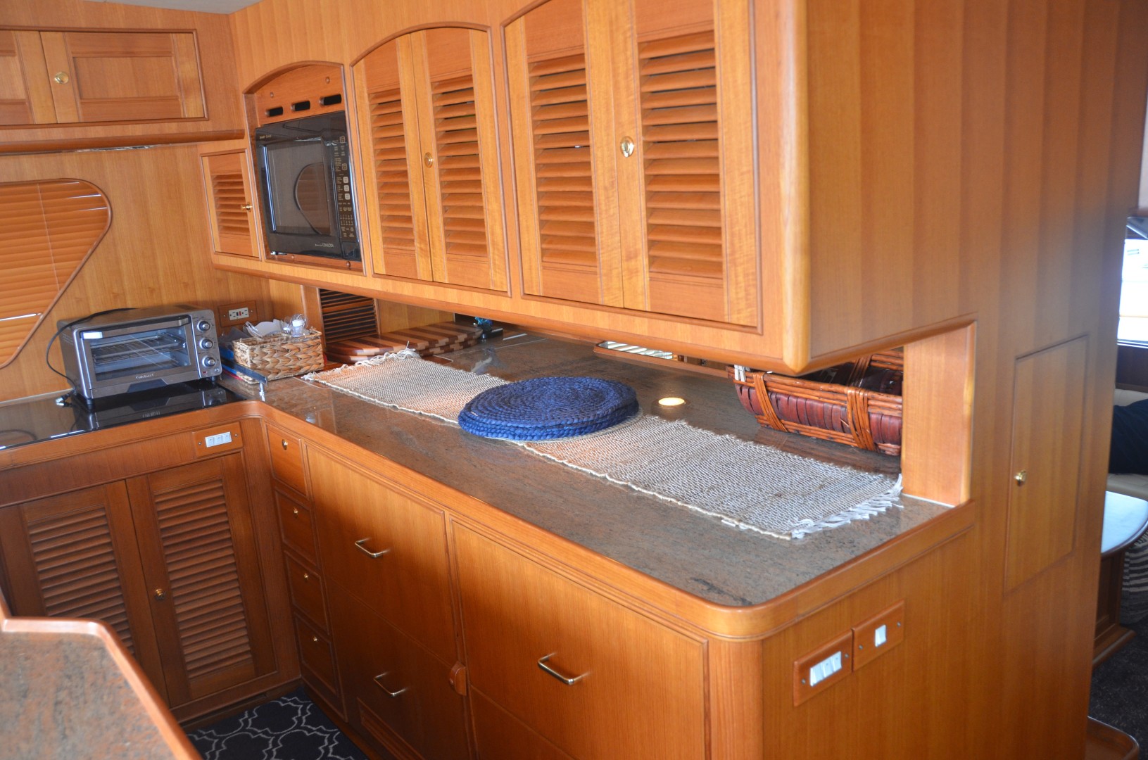 Marlow 53 - Galley