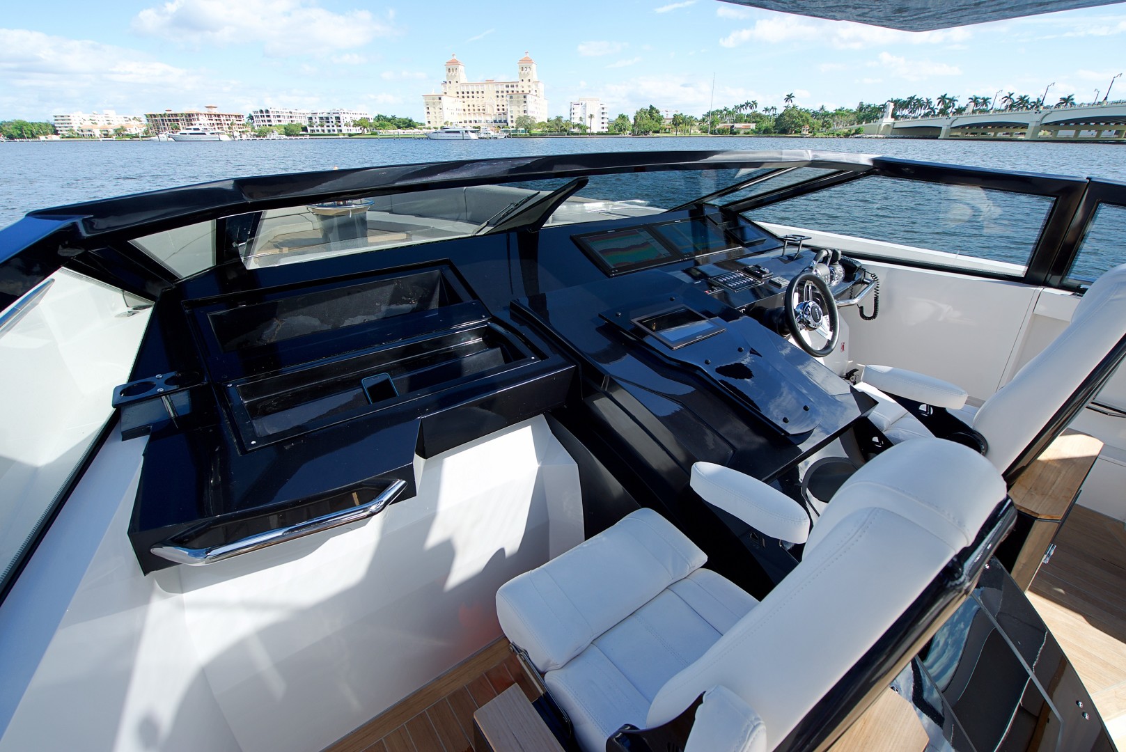 Ocean 55 - Helm