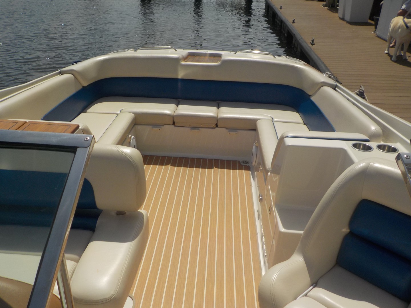 Chris-Craft - Drop Coin Here Too - Forward looking aft
