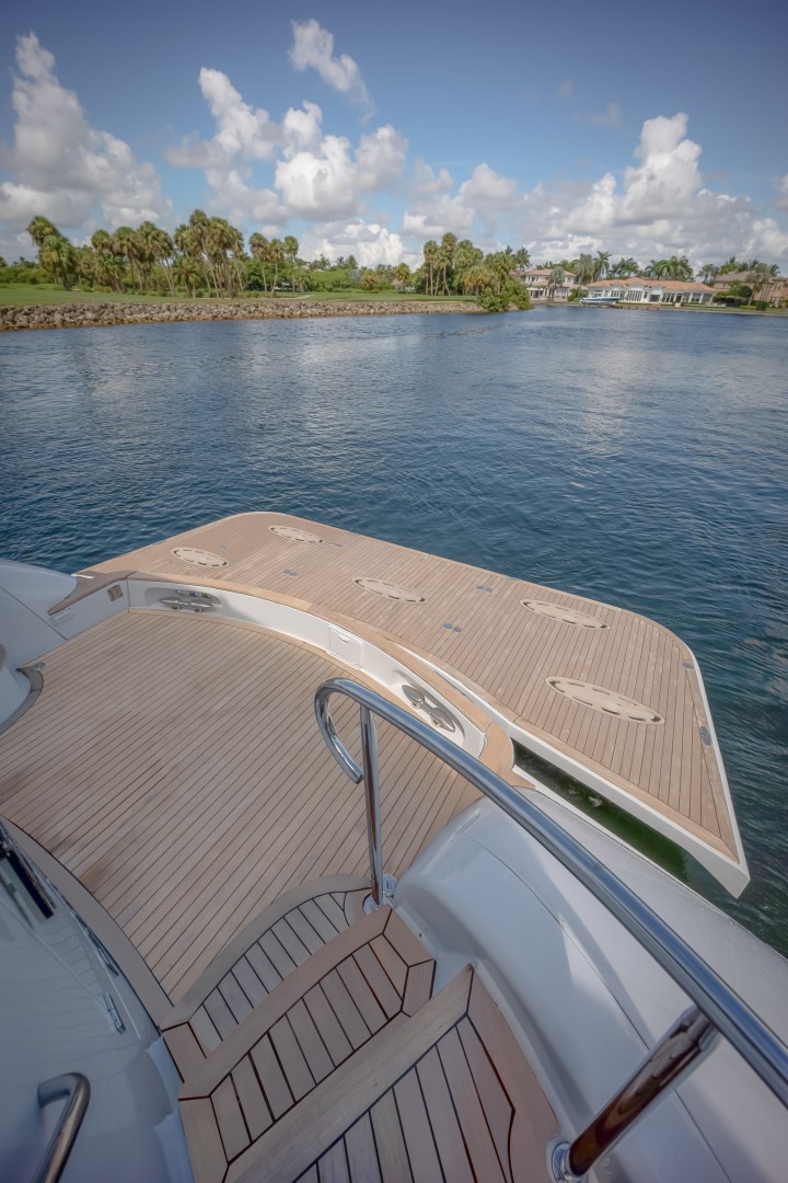Lazzara 106 - Passion - Swim Platform