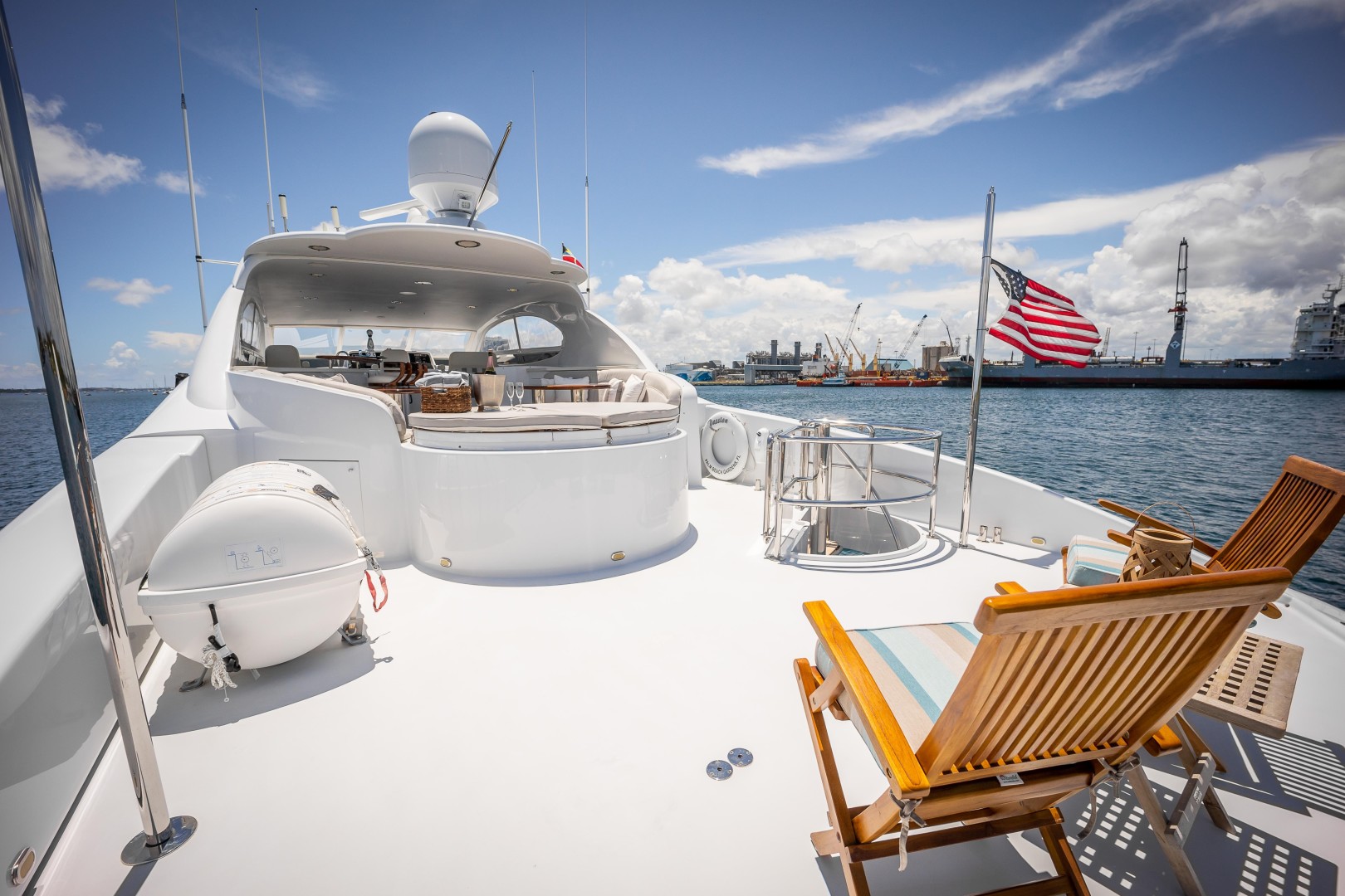 Lazzara 106 - Passion - Back Deck