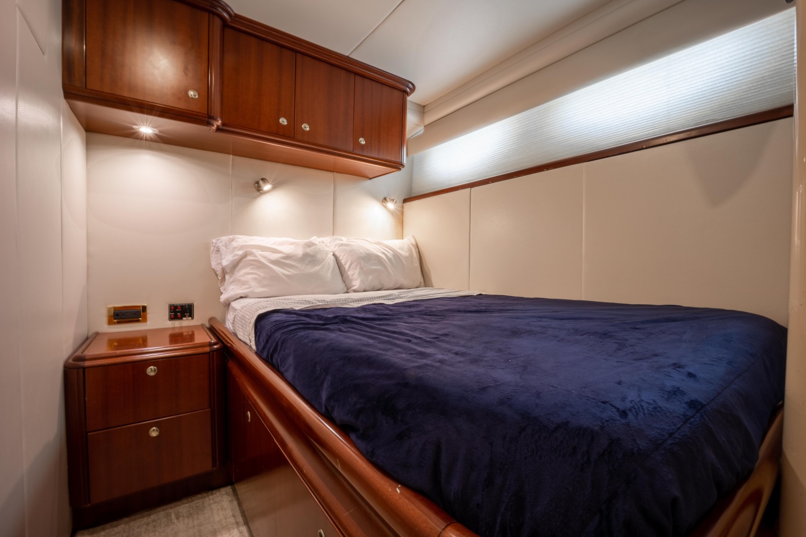 Lazzara 106 - Passion - Companion Way