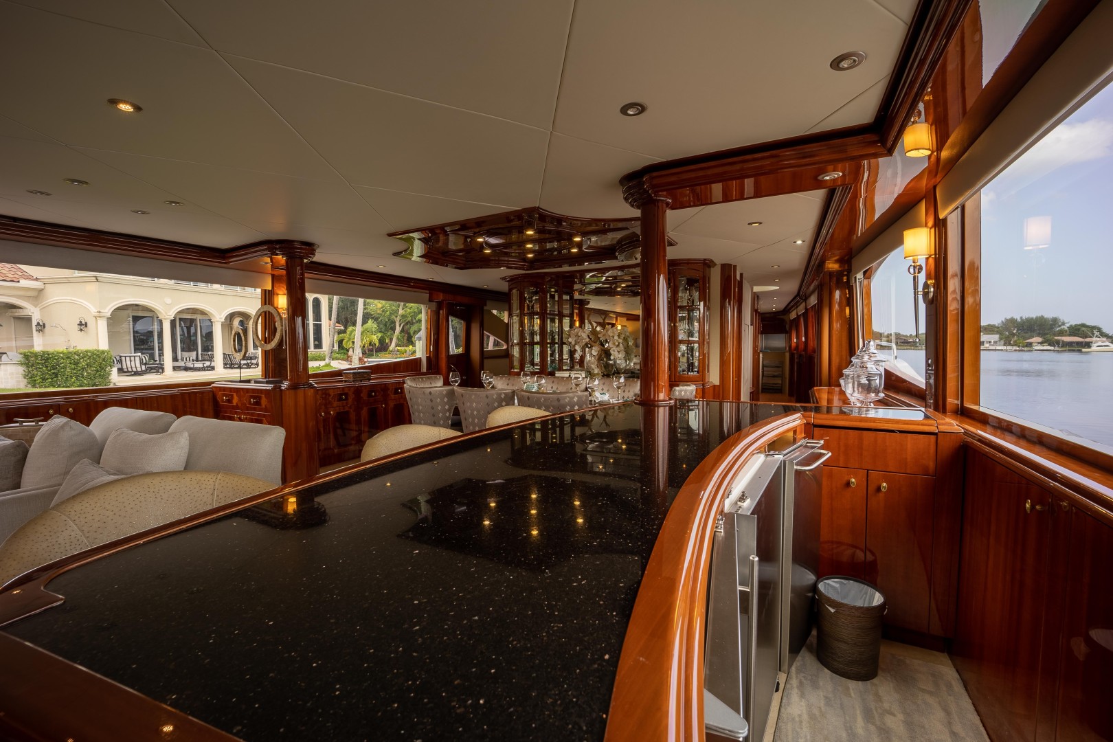 Lazzara 106 - Passion - Salon