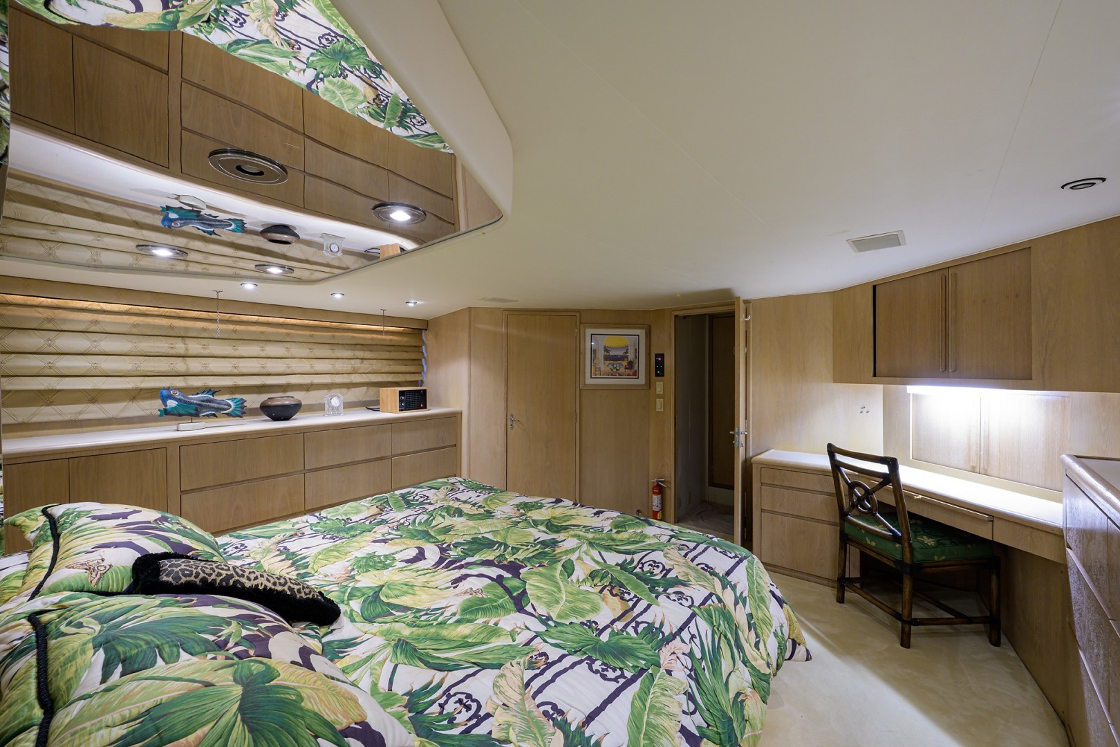Hatteras 70 - Gypsy Rose - Master Stateroom