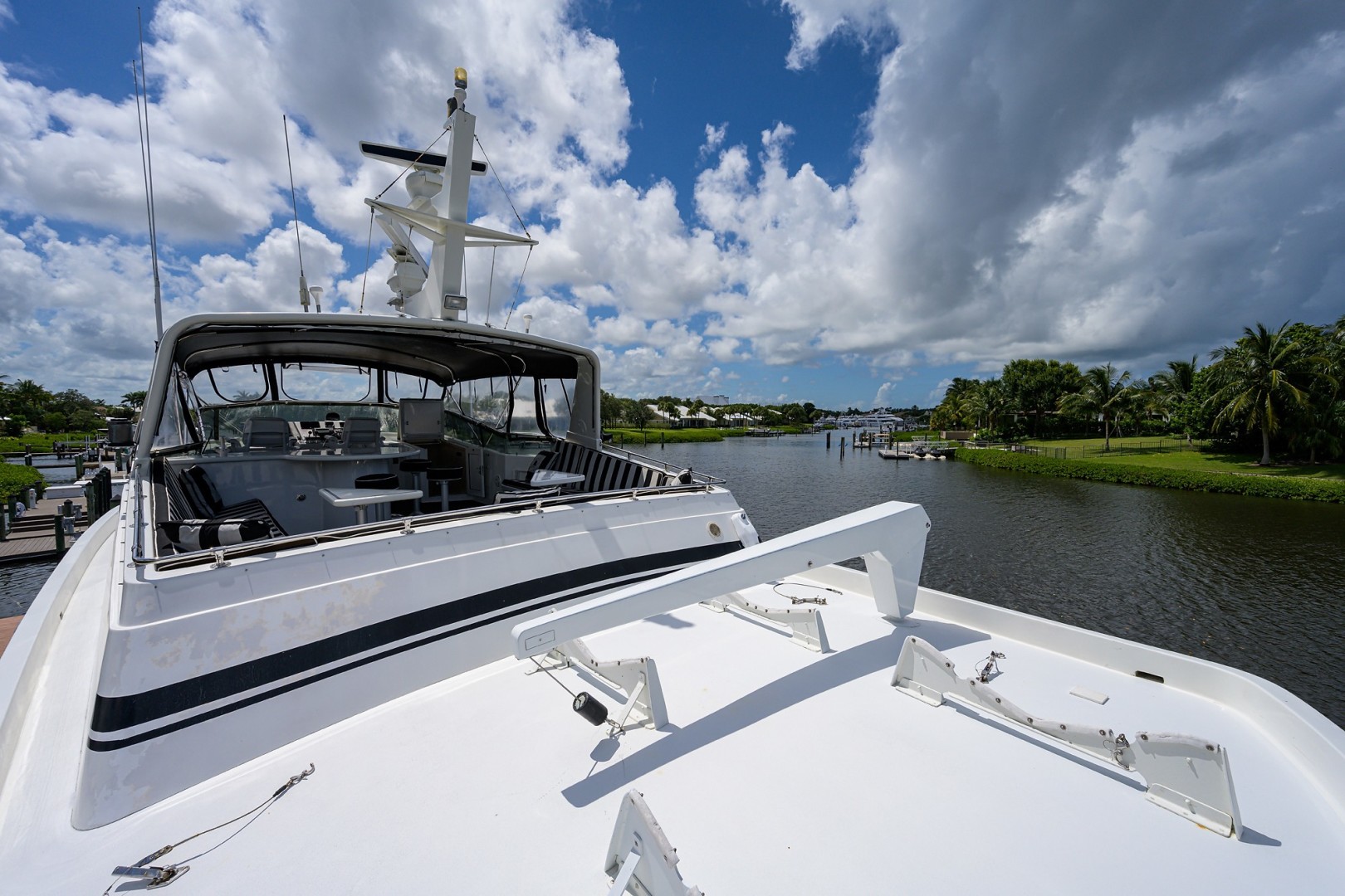 Hatteras 70 - Gypsy Rose - Flybridge Deck