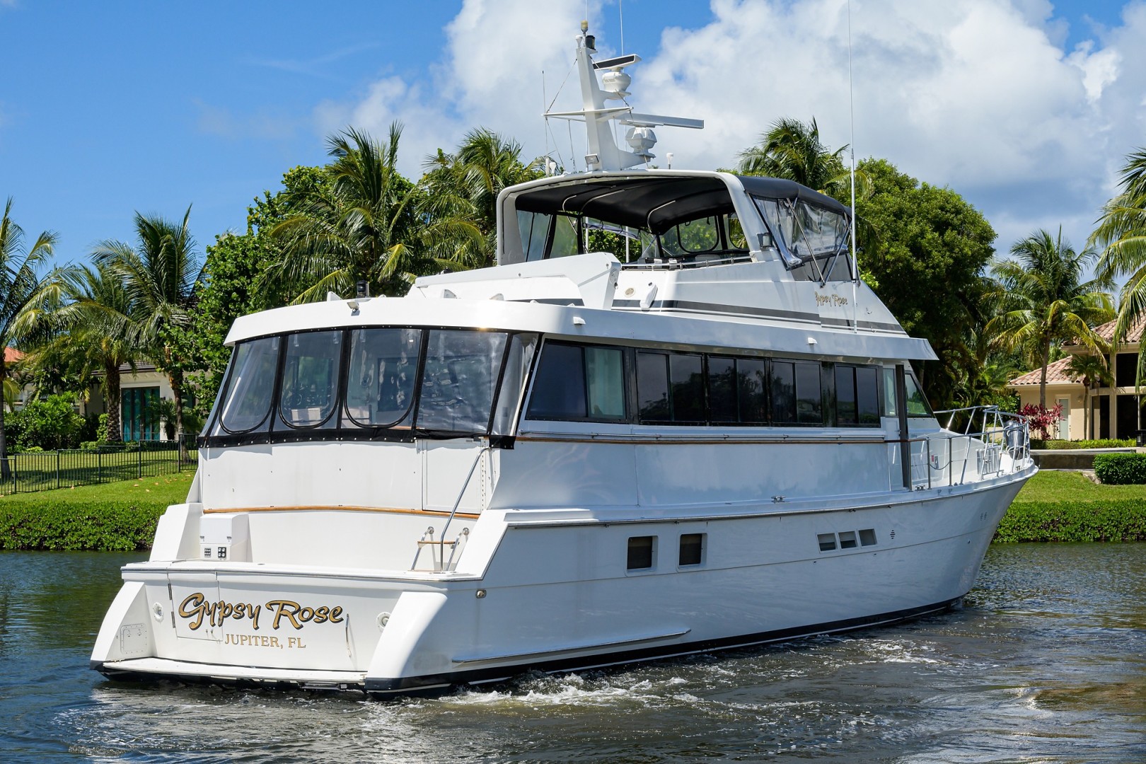 Hatteras 70 - Gypsy Rose - Exterior Profile