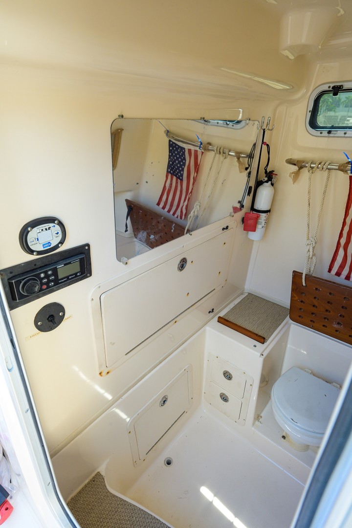 Grady-White 30 - Head