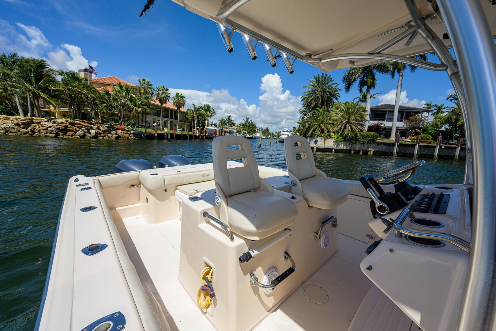 Grady-White 30 - Helm Seating