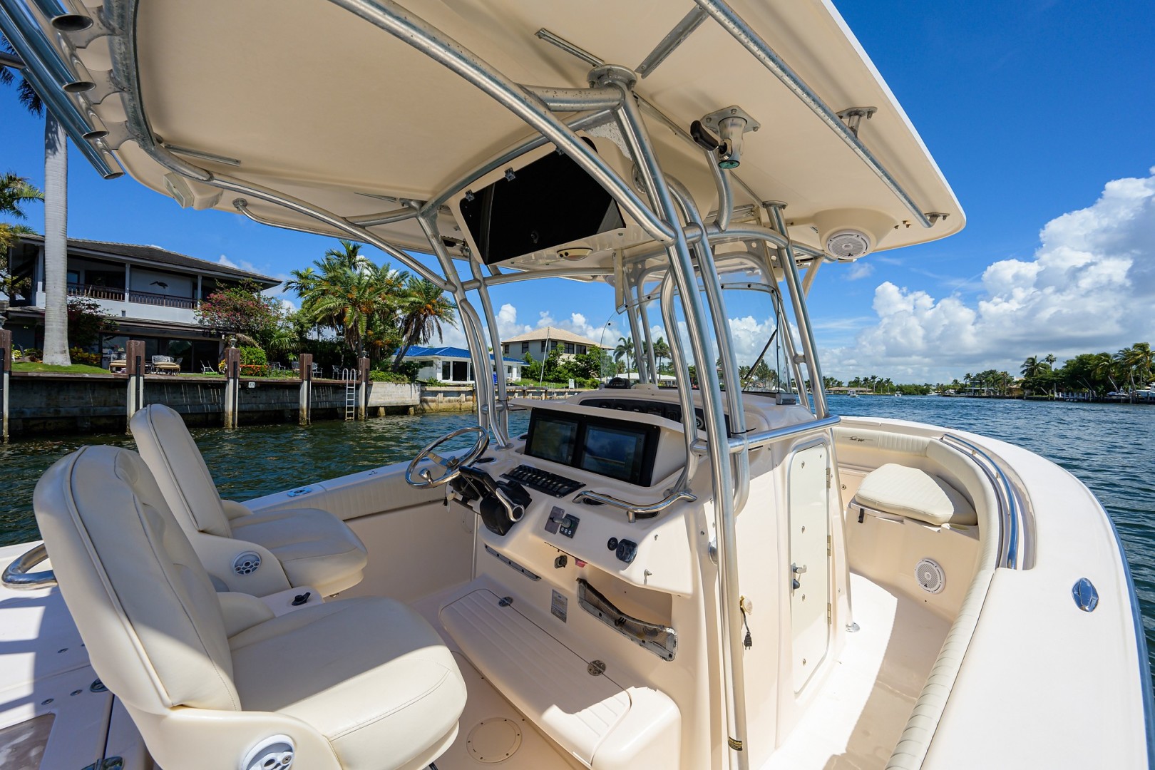 Grady-White 30 - Helm