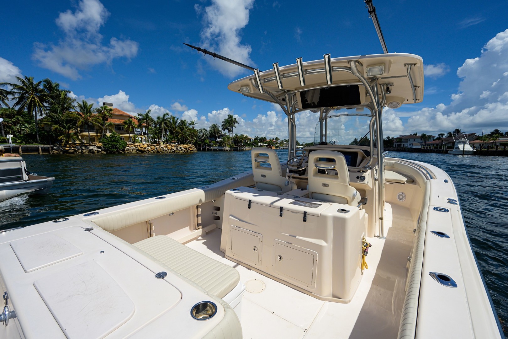 Grady-White 30 - Cockpit