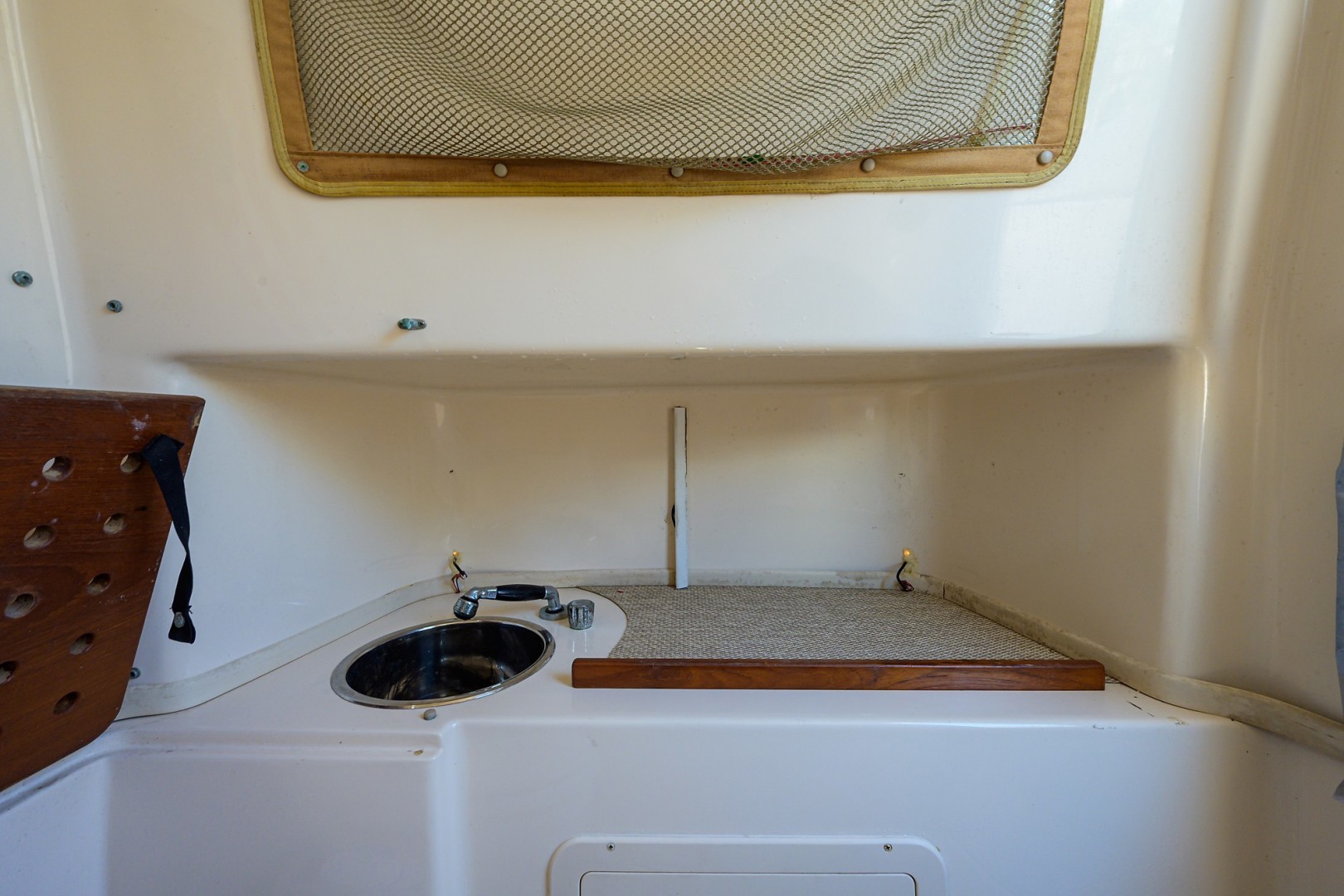 Grady-White 30 - Head