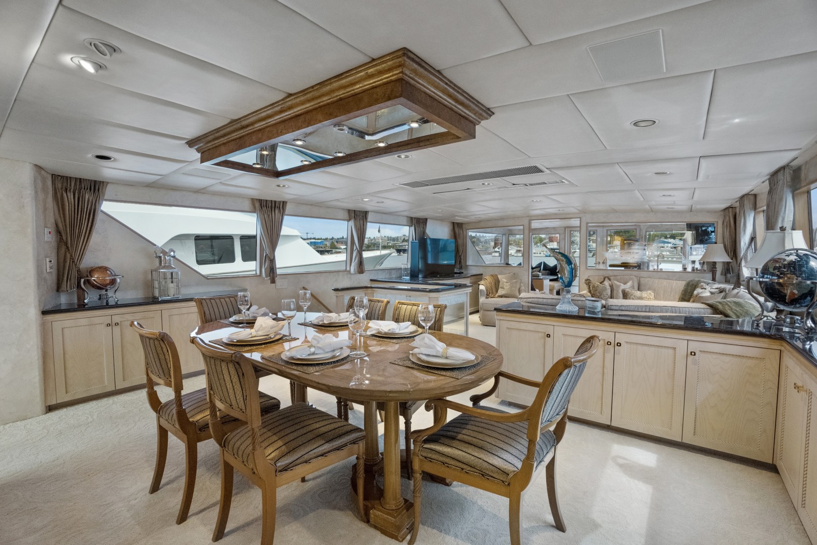 Broward 102 - Andiamo- Dinette