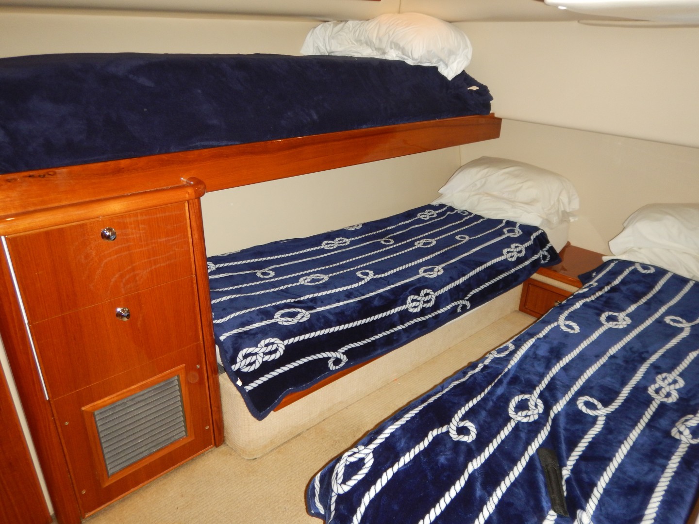 Riviera 42 - No Worries Mate II - Stateroom