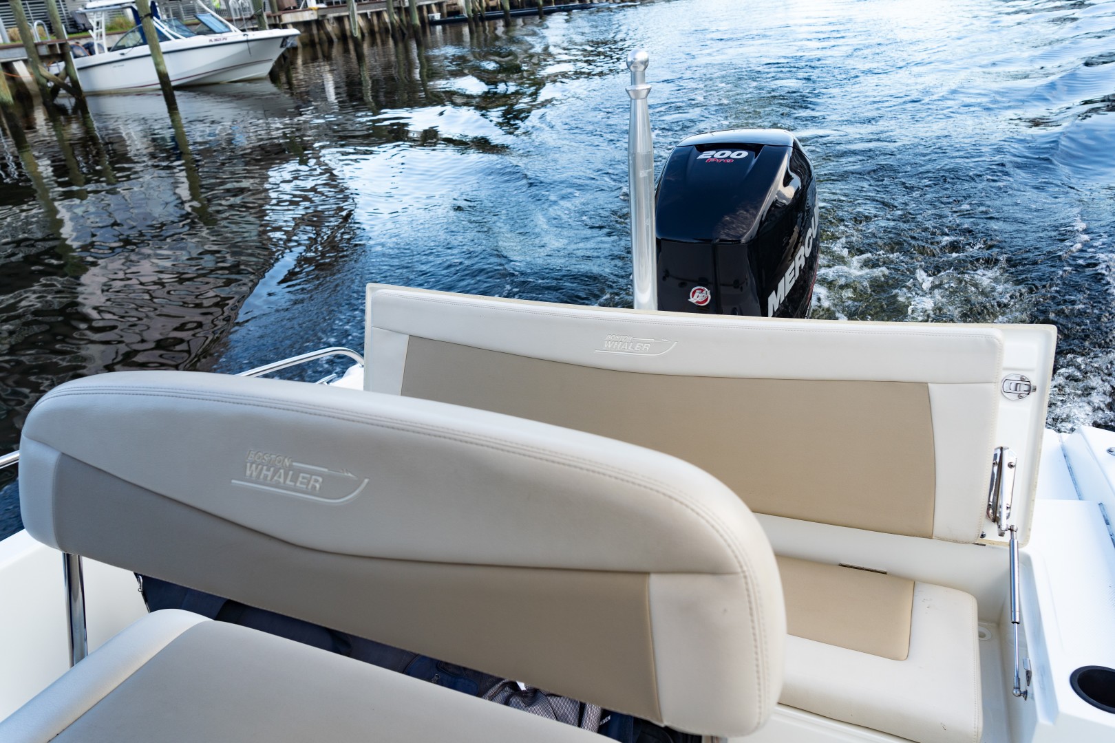 Boston Whaler 21 - Aft Seating